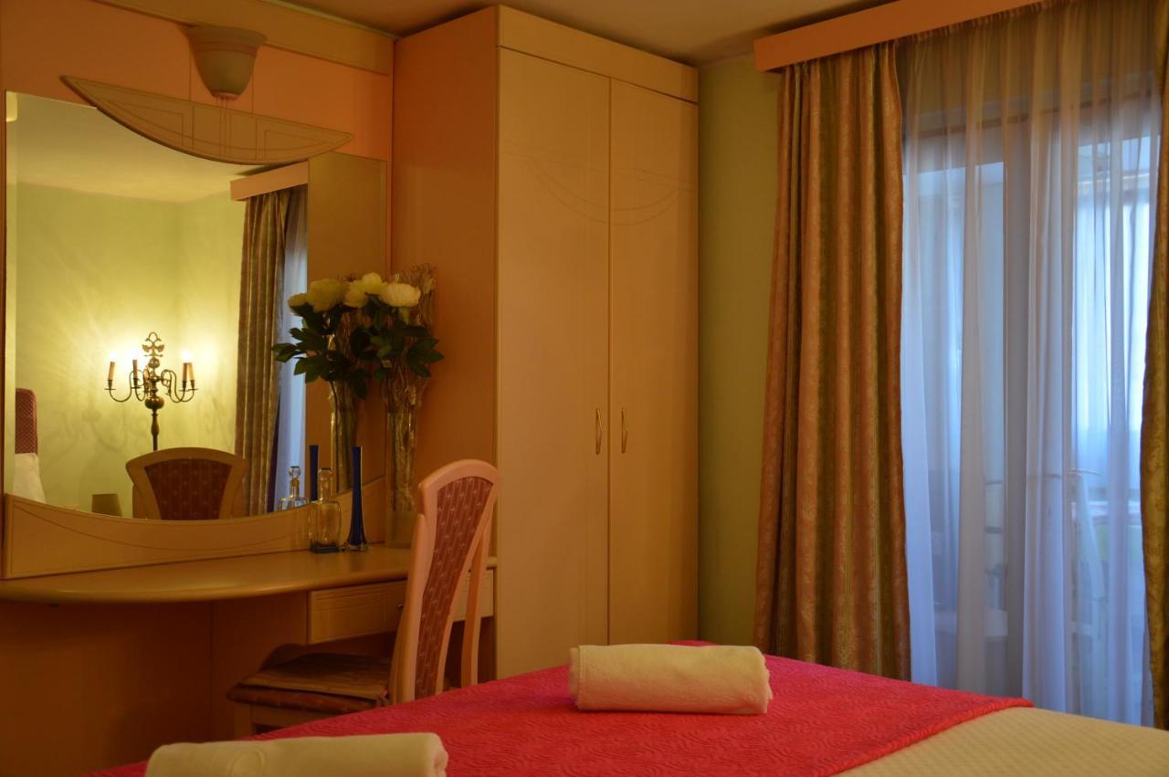 Apartments Zita Пореч Екстериор снимка